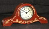 東洋時計／赤漆塗り木製筐体小形置き時計